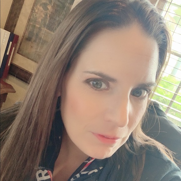 Meet your posher - Picture 1 of 5